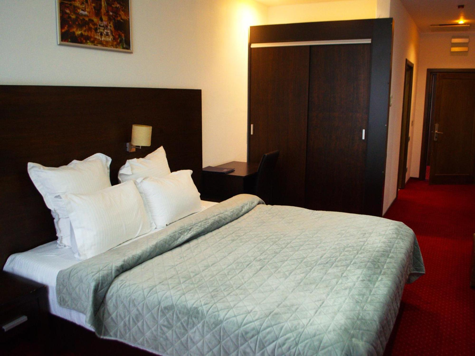 Hotel Emd บาเคา ภายนอก รูปภาพ