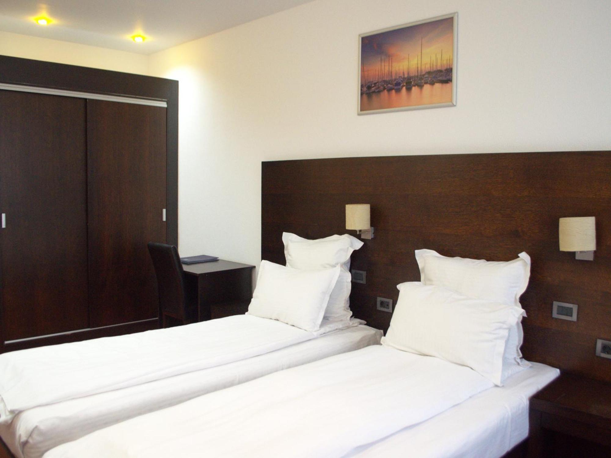 Hotel Emd บาเคา ภายนอก รูปภาพ