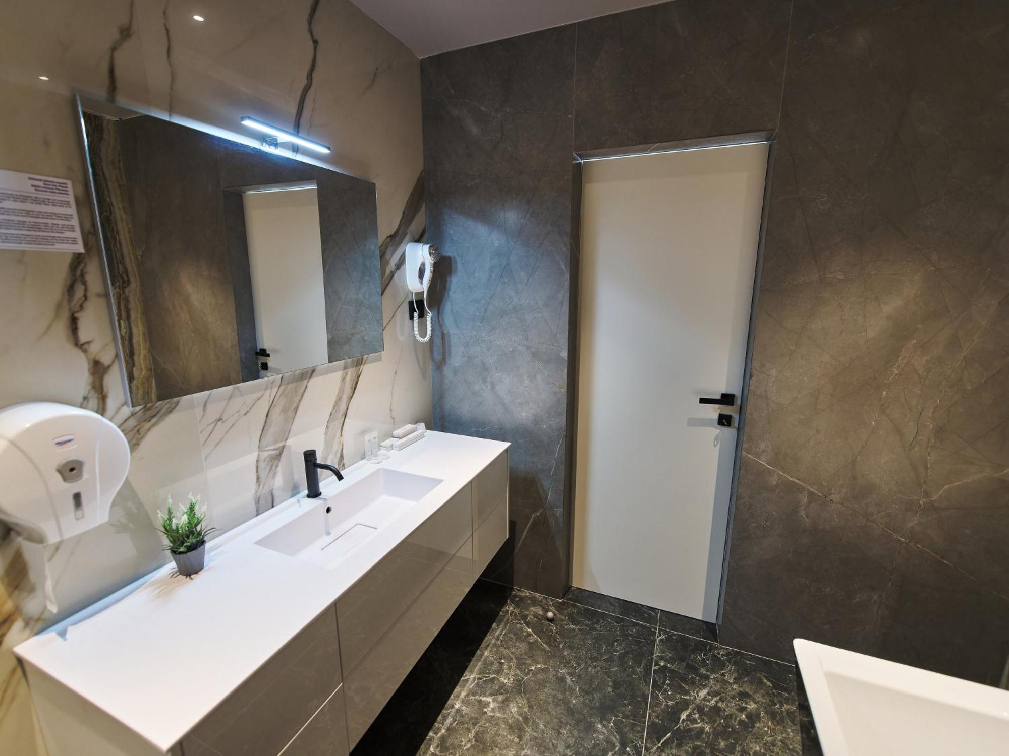 Hotel Emd บาเคา ภายนอก รูปภาพ