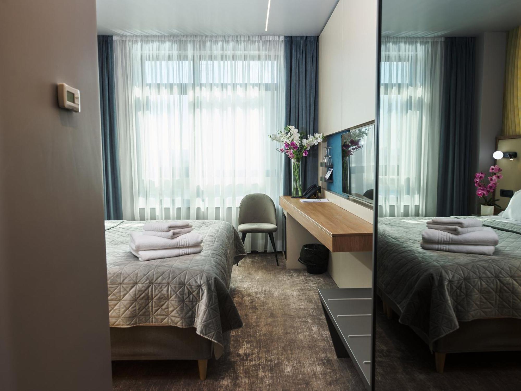 Hotel Emd บาเคา ภายนอก รูปภาพ